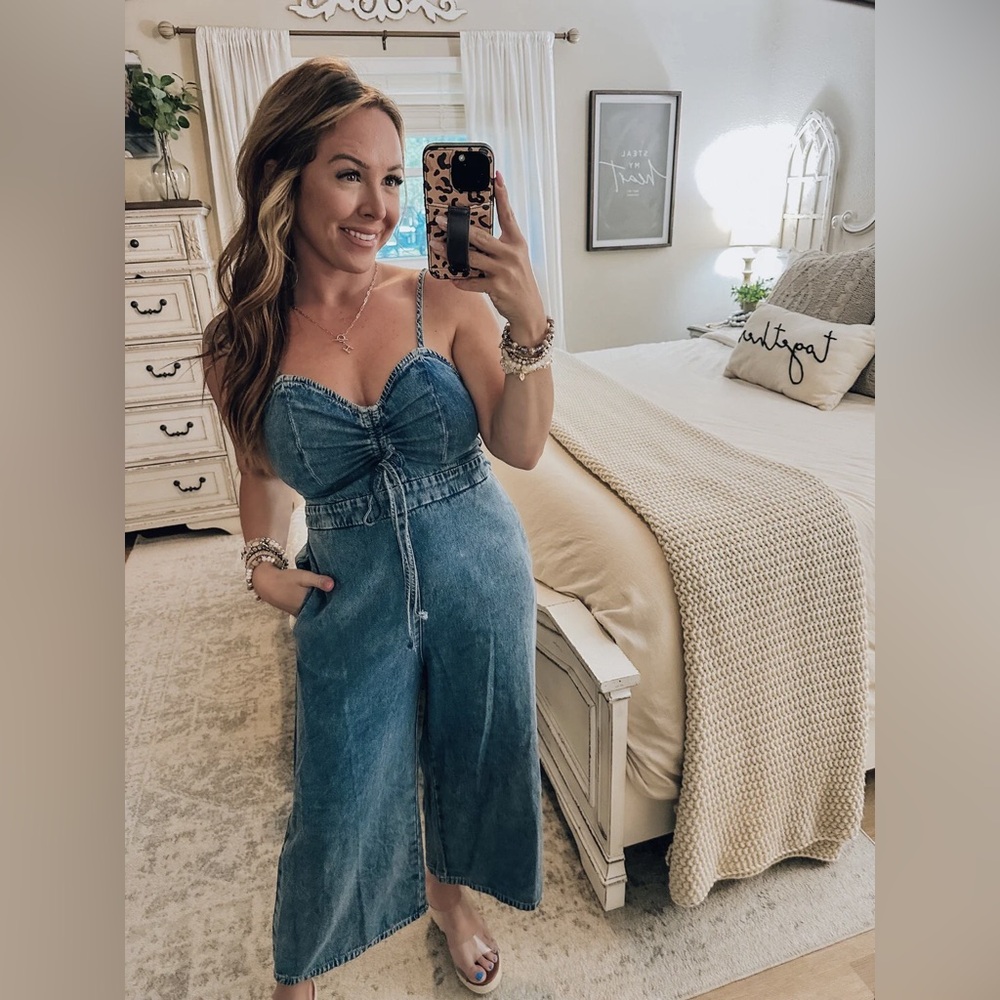 Adorable Denim Romper - Med NWT